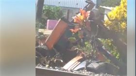 台鐵列車撞堆高機