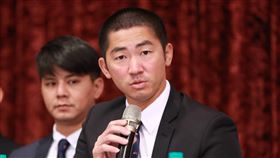 ▲樂天桃猿一軍投捕教練劉家豪（圖／記者林士傑攝影）