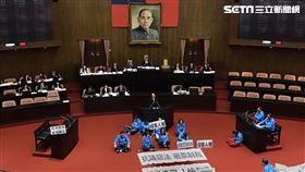 反滲透法 三讀 國民黨 抗議 立法院 記者林恩如攝影
