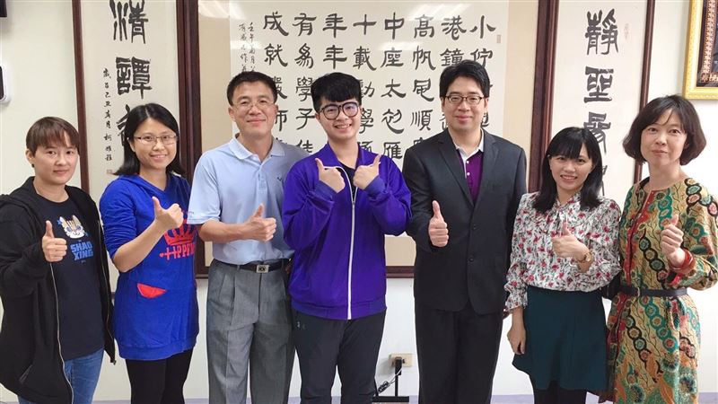 母當清潔工養六口　越南二代拚上台大