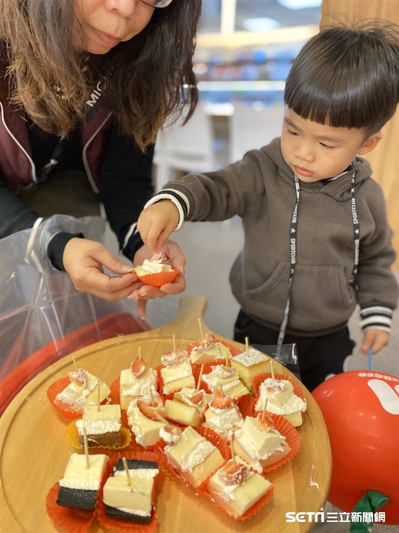 呷飽未 內行人激推 蘇澳休息站必買這個 宜蘭超夯伴手禮 旅遊頻道 三立新聞網setn Com