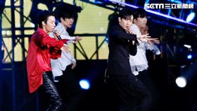 Super Junior D&E東海、銀赫登北市府跨年。圖／記者林聖凱攝影