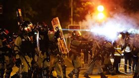 香港,反送中,催淚彈,跨年,倒數,喊口號,蠟燭,獻花,訊號,防護,急救,不適　圖／翻攝自立場新聞臉書