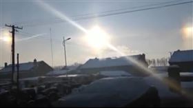 天空驚見「3個太陽」！網瘋朝聖奇景：是后羿要來了嗎？
圖／翻攝自微博