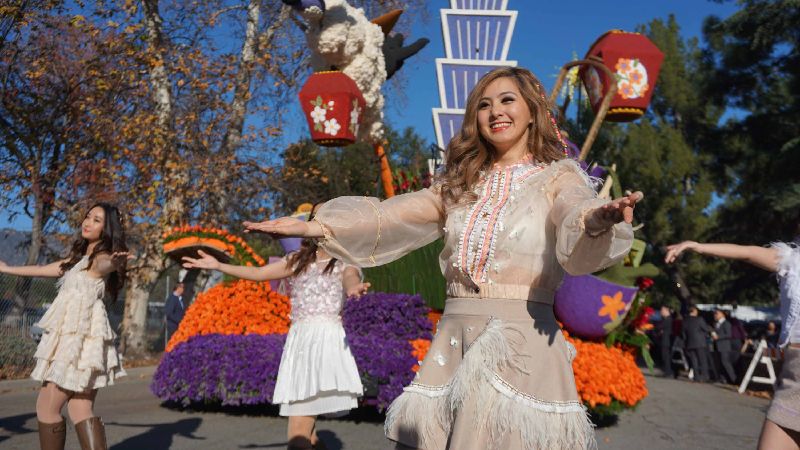 美元旦盛事　華航台美小姐登花車遊行