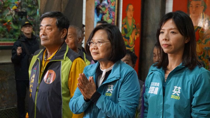 蔡總統讚洪慈庸　為國家做事又生娃