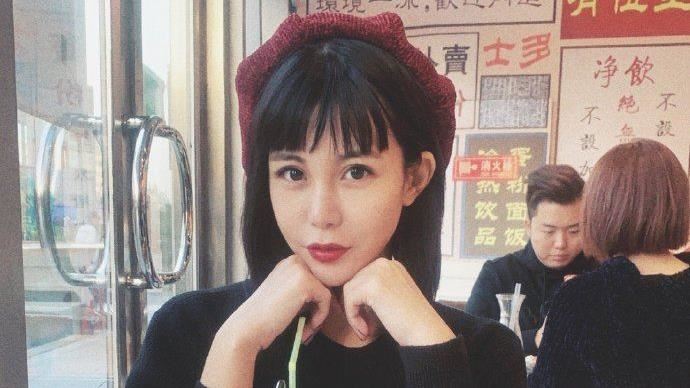 寧在BMW上哭！拜金女驚人近況曝光