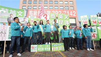 透早出門站路口！高雄立委拚8仙過海