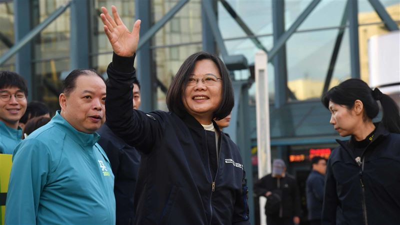 全台路口同步造勢　蔡總統現身小巨蛋