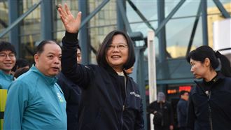 全台路口同步造勢　蔡總統現身小巨蛋