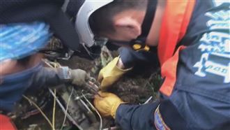 黑鷹失事／陳映竹困機艙！求救聲音曝