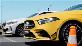 ▲BMW M135i VS Mercedes-AMG A35(圖/翻攝CAR magazine SA Youtube)
