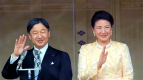 接受大批民眾賀年　日皇：盼迎無災平安好年日本皇室2日舉行接受民眾賀年的活動，日皇德仁致詞時說，祈願迎接一個無災平安的好年。中央社記者楊明珠東京攝　109年1月2日