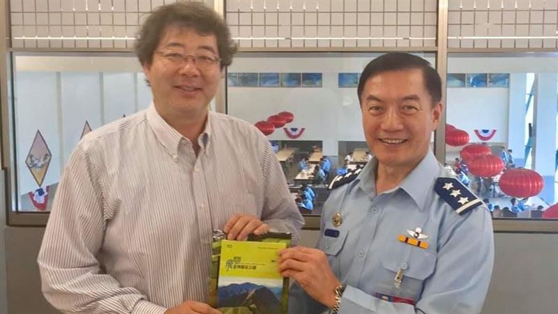 生前合照曝！「齊柏林」粉專發文悼念