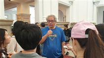 女星：誰讓我兒打仗就要他命　導演批媚中