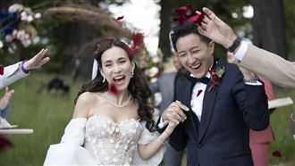 森林定情！韓庚混血辣妻婚紗品牌曝光