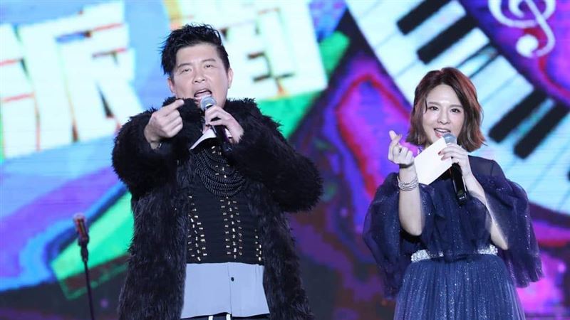 郭靜跨年被丟包！嗨唱完…全消失怒轟