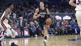▲葛登（Aaron Gordon）隔人飛扣。（圖／美聯社／達志影像）