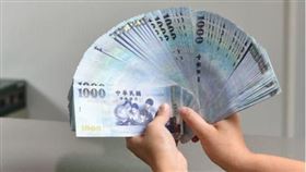 點鈔,鈔票。（圖／資料照）