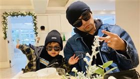 周杰倫兒子羅密歐自彈自唱
翻攝微博