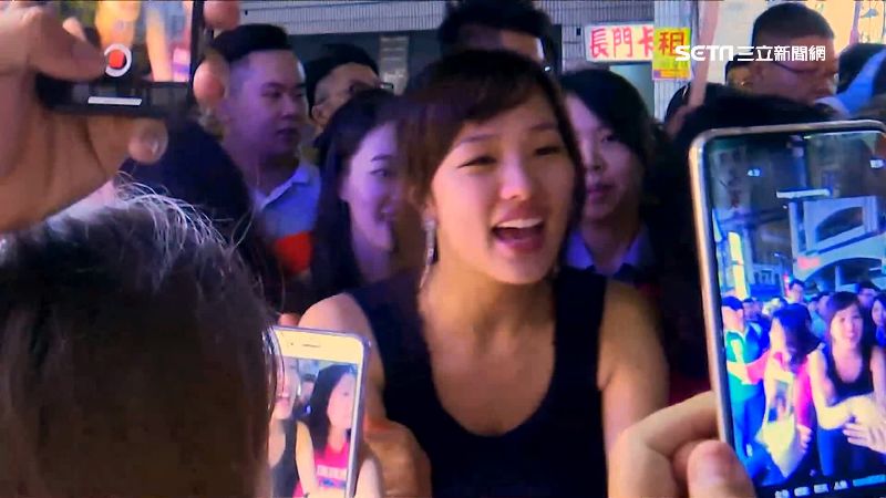 韓冰現身凱道造勢？黃創夏：話題而已