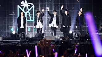 囧！瑪莎抱柱子求情⋯不回家再唱一場