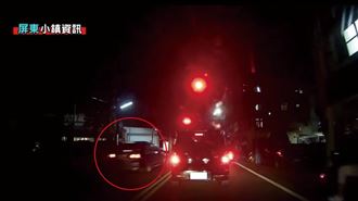 誇張！轎車逆向闖紅燈　撞飛騎士重傷