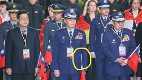 詭異巧合？沈一鳴手持「降半旗」,塔羅牌,小孟老師,竟抽中「隱者」   小孟老師提供  台北市攝影記者聯誼會提供