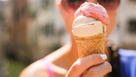 冰淇淋、夏天、吃冰、甜筒、叭噗／Pixabay
