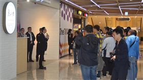 澎湖三號港美食街　6日起正式營運澎湖縣澎坊購物中心「Pier3三號港」地下美食街將自6日起正式營運，讓民眾在澎湖除享受新鮮海產料理外，也可品嚐到知名的中外美食。中央社  109年1月5日