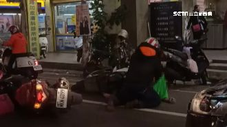 行車糾紛起口角　2男暴走當街打架