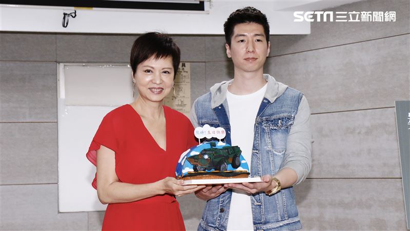 帥兒亮相！熊海靈一句笑回星二代爭議