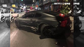 千萬賓利慘被撞爛！車主怒毆人GG了