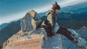 宋城希跨年登上玉山看日出，冷到直發抖。（圖／艾迪昇／翻攝自宋城希IG）