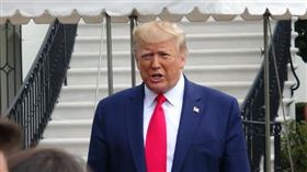 美國聯邦眾議院18日通過總統川普的彈劾案，路透社根據歷史背景整理「濫權」及「妨害國會」兩項彈劾條文的定義。（中央社檔案照片）