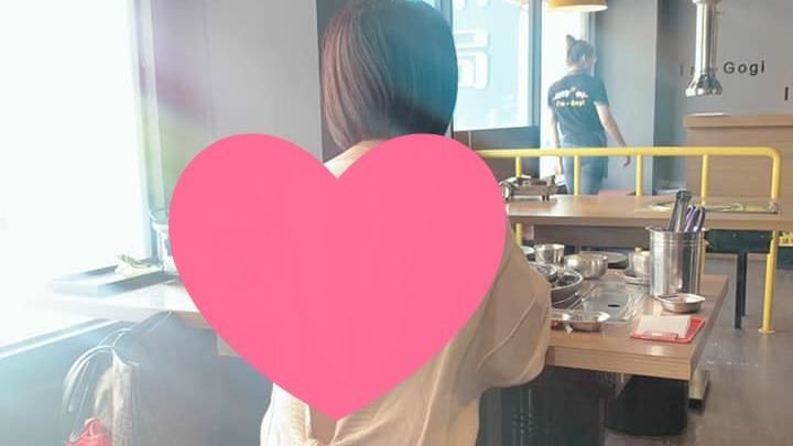 餐聽見正妹超V露背！網：沒穿內…