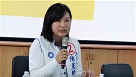 陳麗娜：高雄輕軌二階違法挪用徵地費買車廂國民黨高雄市立委候選人陳麗娜6日在國民黨高雄市黨部舉行記者會，指出高雄輕軌二階執意換中鋼接手，還違法挪用徵地費買車廂。中央社記者程啟峰高雄攝　109年1月6日