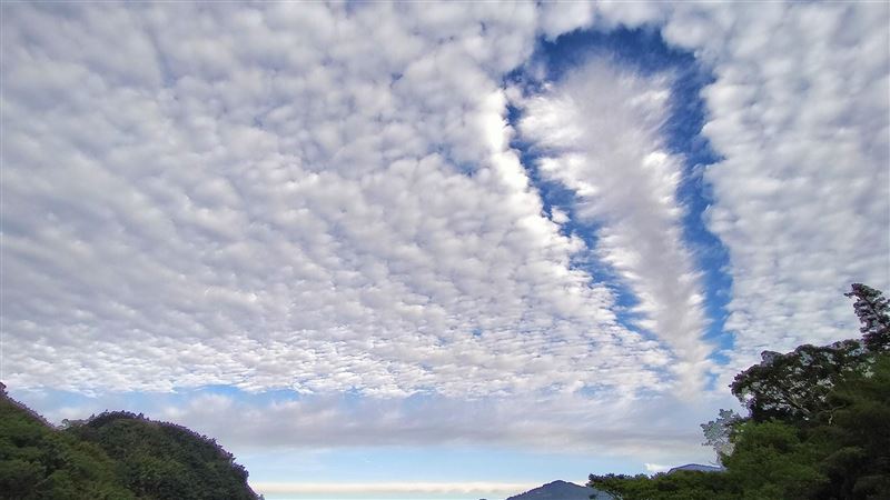 「天空出現巨型驚嘆號」鄭明典解惑