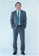 屈中恆演舞台劇「步步驚笑」。（記者邱榮吉/攝影）