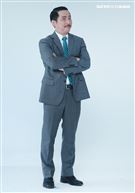 屈中恆演舞台劇「步步驚笑」。（記者邱榮吉/攝影）