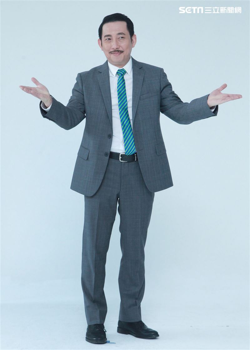 屈中恆演舞台劇「步步驚笑」。（記者邱榮吉/攝影）