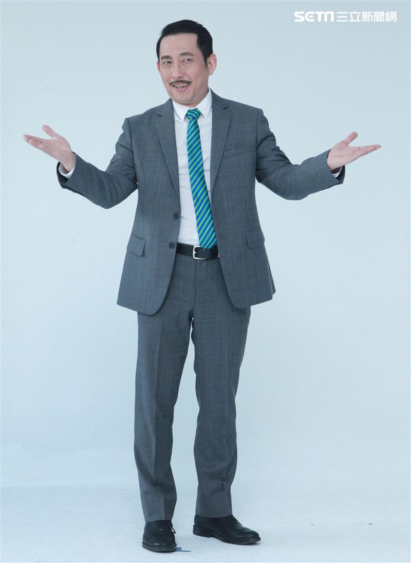 屈中恆演舞台劇「步步驚笑」。（記者邱榮吉/攝影）