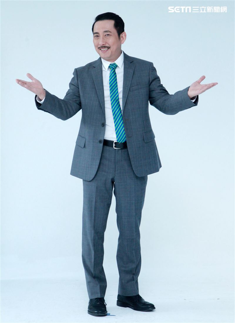 屈中恆演舞台劇「步步驚笑」。（記者邱榮吉/攝影）