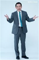 屈中恆演舞台劇「步步驚笑」。（記者邱榮吉/攝影）