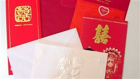 收到分手5年的前男友寄來的喜帖，女求借4歲小孩帶出場，網友：高招。（圖／翻攝爆廢公社）