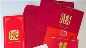 收到分手5年的前男友寄來的喜帖，女求借4歲小孩帶出場，網友：高招。（圖／翻攝爆廢公社）