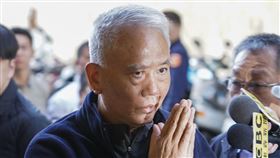 北檢傳魏應充發監執行（1）頂新製油公司前董事長魏應充（前）因為劣油案被判刑5年9個月定讞，北檢傳喚魏應充於15日報到發監執行。中央社記者徐肇昌攝  108年11月15日