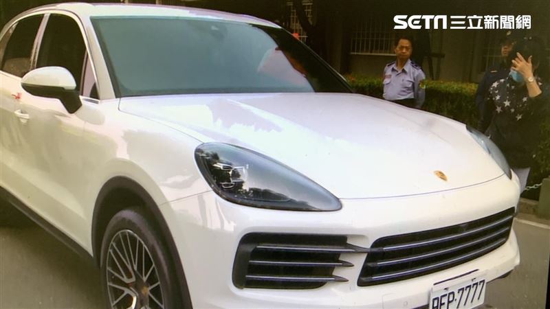 剛出廠就被查扣　鐵支車牌保時捷