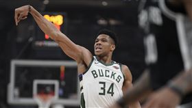 ▲『字母哥』安戴托昆波（Giannis Antetokounmpo）24分12籃板，公鹿慘輸馬刺。（圖／美聯社／達志影像）