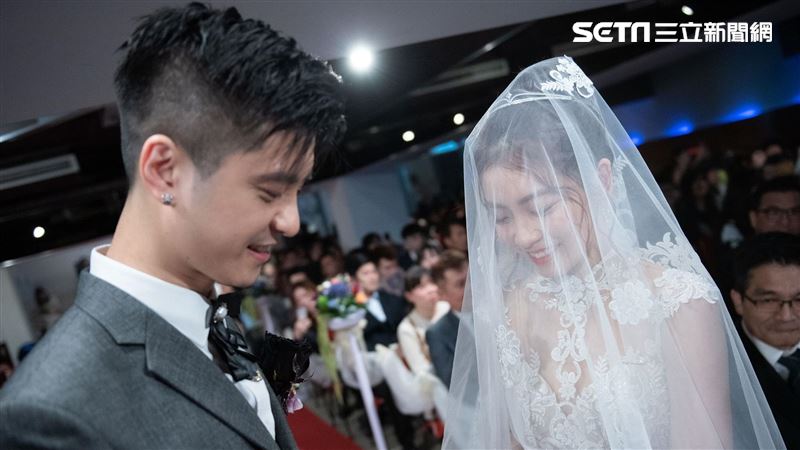 女星婚禮曝想嫁別人！謝霆鋒虧：衝動
